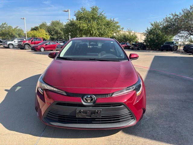 Used 2025 Toyota Corolla LE FWD image 2