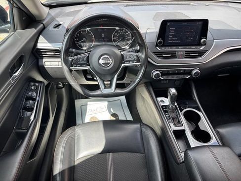 Used 2024 Nissan Altima 2.5 SR FWD image 18