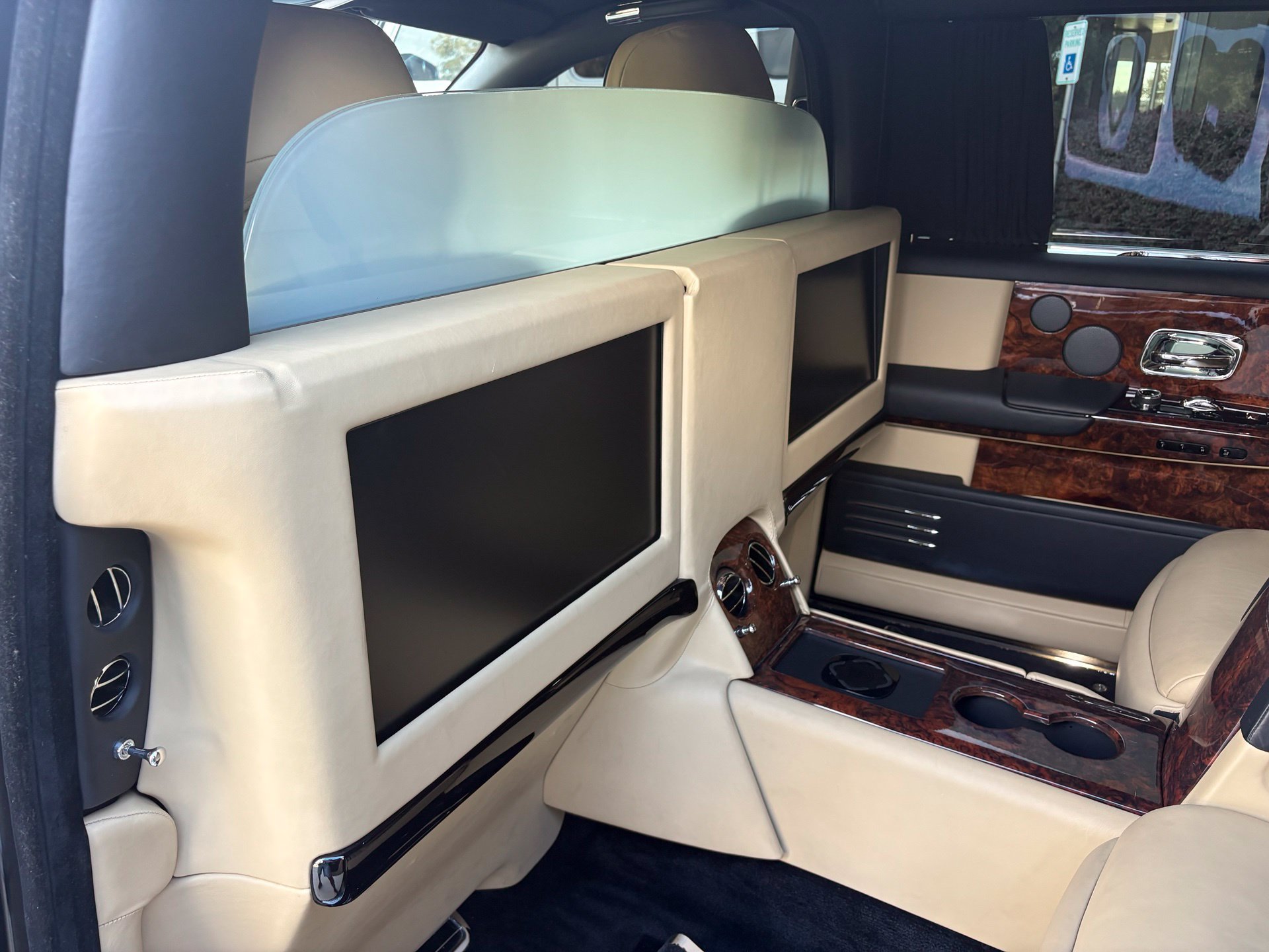Used 2018 Rolls-Royce Phantom Extended Wheelbase RWD image 7