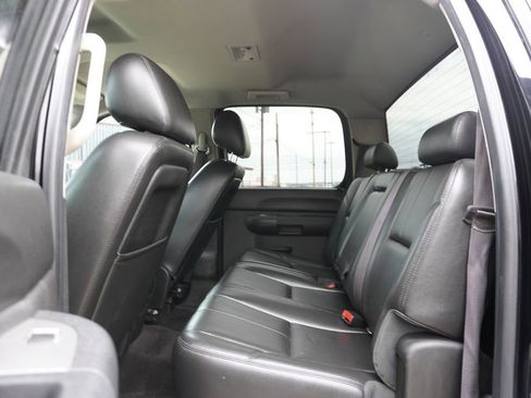 Used 2014 GMC Sierra 2500 SLE w/ SLE Preferred Package image 4