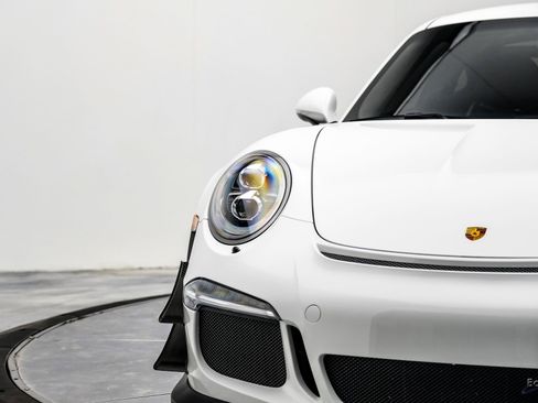 Used 2016 Porsche 911 GT3 RS image 39