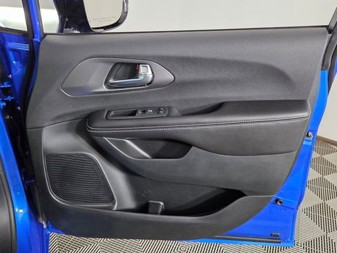 New 2026 Chrysler Pacifica Select image 36