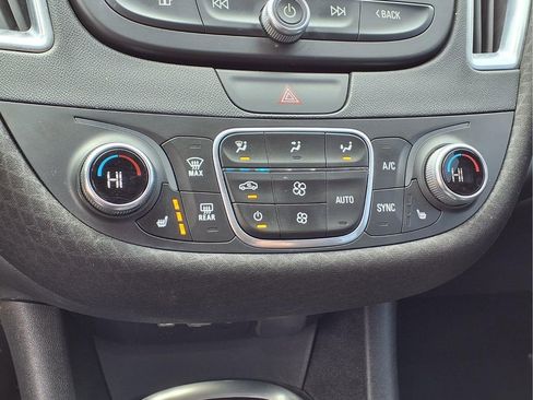 Used 2019 Chevrolet Malibu LT image 19