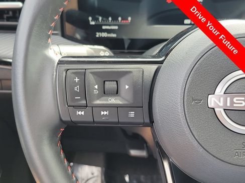 Used 2025 Nissan Kicks SR AWD/4WD image 7