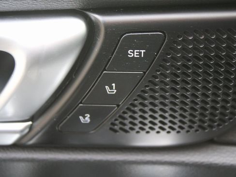 Used 2020 Kia Telluride SX w/ SX Prestige Package image 23