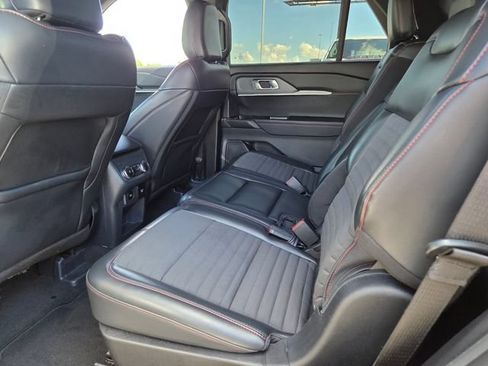 Used 2025 Ford Explorer ST-Line w/ Premium Package RWD image 6
