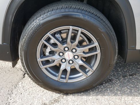 Used 2025 GMC Acadia Elevation image 15