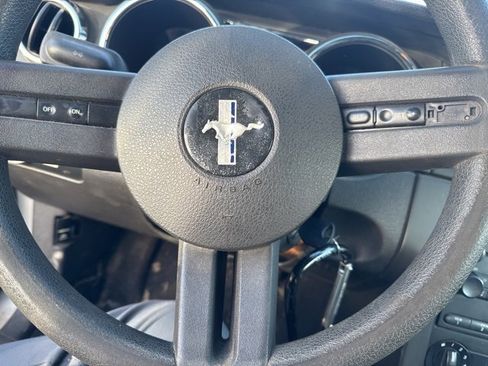 Used 2005 Ford Mustang Deluxe image 16