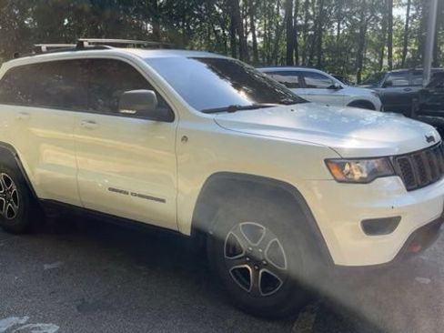 Used 2017 Jeep Grand Cherokee Trailhawk AWD/4WD image 2