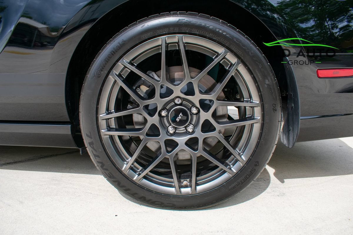 Used 2014 Ford Mustang Shelby GT500 w/ Equipment Group 821A RWD image 26