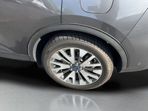 Used 2020 Ford Escape Titanium image 16