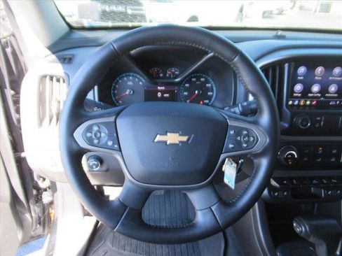 Used 2019 Chevrolet Colorado Z71 w/ Z71 Midnight Edition image 19