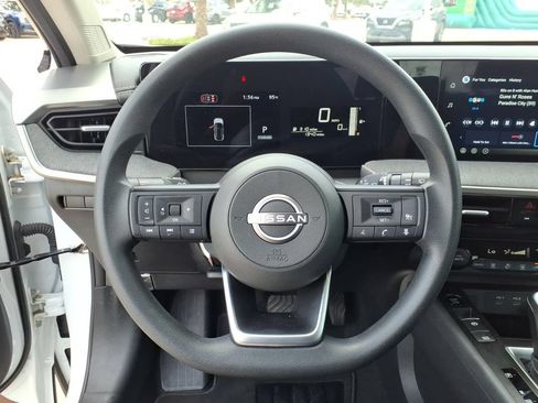 Used 2026 Nissan Kicks SV FWD image 19