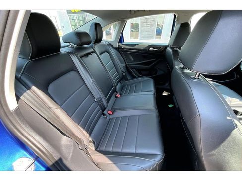 Used 2024 Volkswagen Jetta SE FWD image 29
