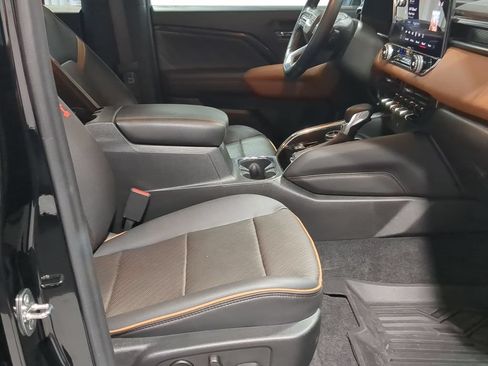 Used 2023 GMC Canyon AT4 w/ AT4 Premium Package AWD/4WD image 21