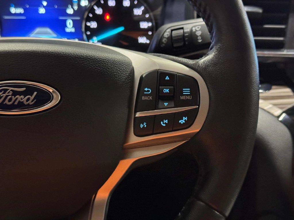Used 2021 Ford Explorer Limited w/ Equipment Group 301A AWD/4WD image 11