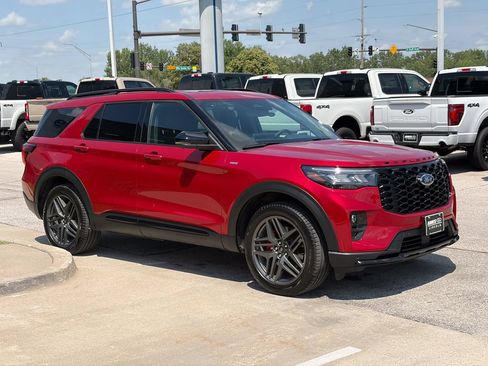 Used 2025 Ford Explorer ST-Line w/ Premium Package AWD/4WD image 7