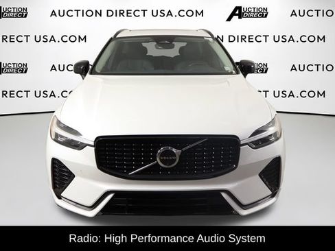 Used 2024 Volvo XC60 B5 Plus AWD/4WD image 2
