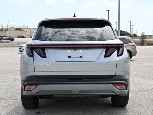 Used 2025 Hyundai Tucson SEL FWD image 12