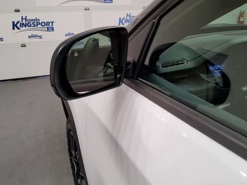 Used 2025 Jeep Compass Trailhawk AWD/4WD image 14