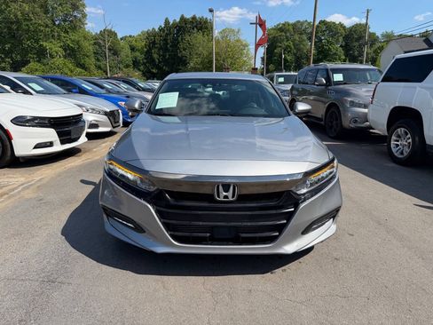 Used 2018 Honda Accord Sport image 2