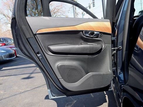 Used 2021 Volvo XC90 T6 Momentum w/ Climate Package image 36