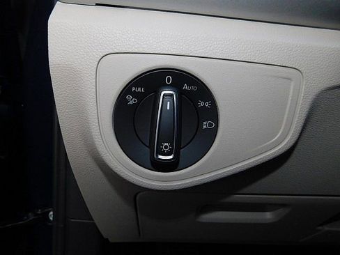 Used 2023 Volkswagen Atlas SEL Premium image 23