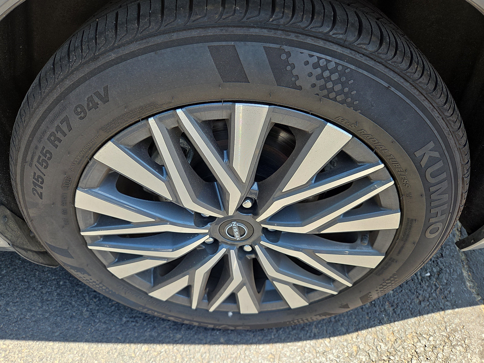 Used 2025 Nissan Altima 2.5 SV FWD image 11