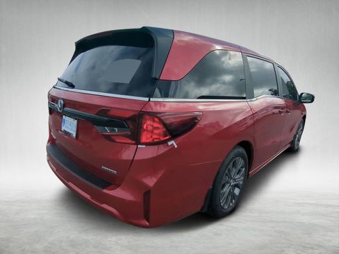 New 2026 Honda Odyssey Touring image 3