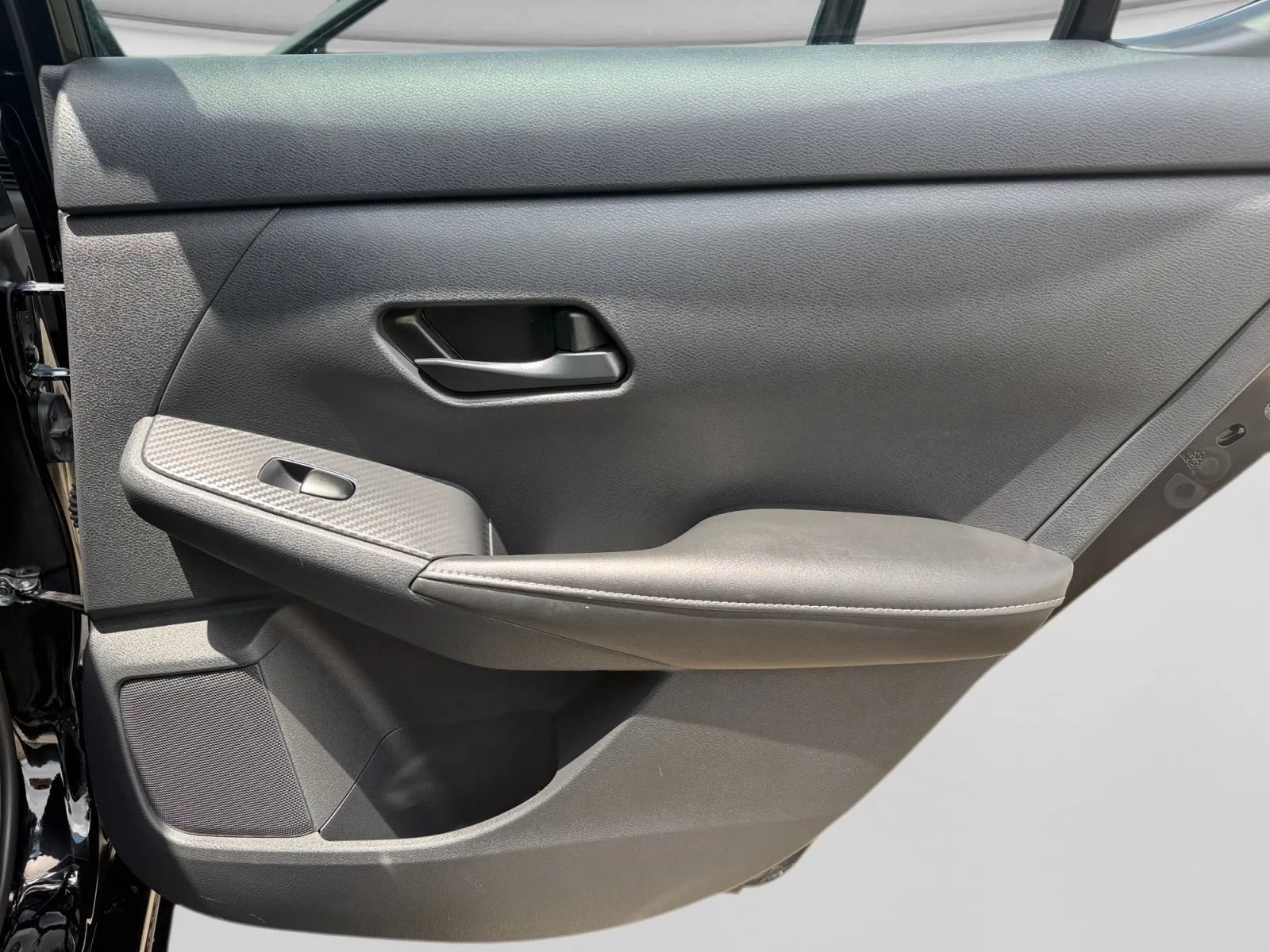 Used 2024 Nissan Sentra S FWD image 28