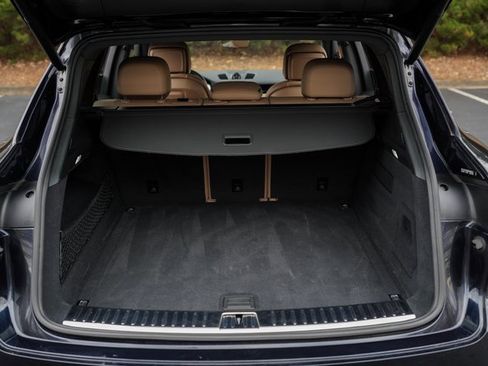 Used 2022 Porsche Cayenne image 31