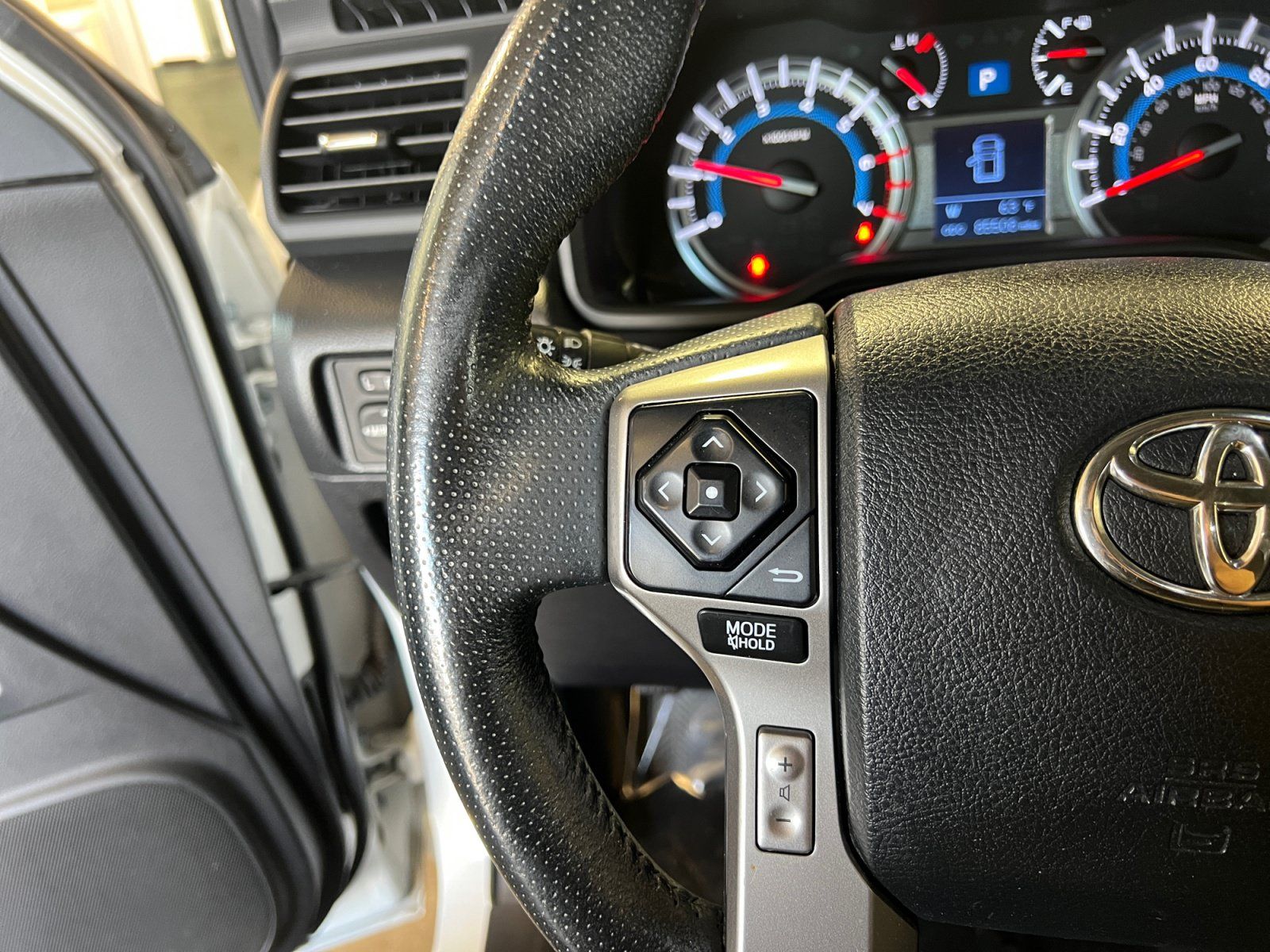 Used 2018 Toyota 4Runner SR5 Premium AWD/4WD image 13