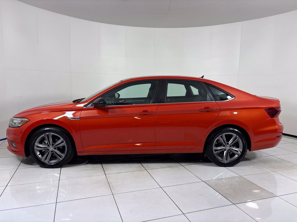 Used 2021 Volkswagen Jetta R-Line w/ R-Line Cold Weather Package FWD image 2