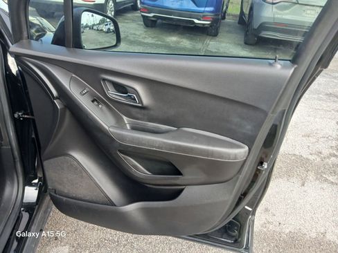 Used 2020 Chevrolet Trax LS w/ Tint and Cruise Package FWD image 16