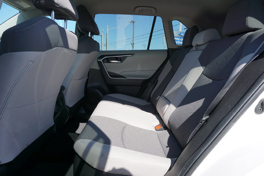 Used 2024 Toyota RAV4 XLE AWD/4WD image 11