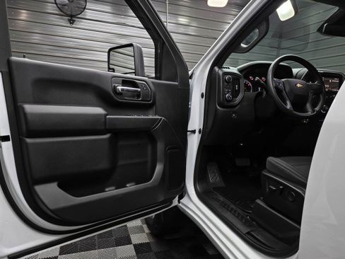Used 2024 Chevrolet Silverado 2500 Custom w/ Custom Value Package AWD/4WD image 31