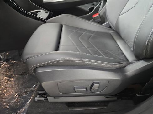 Certified 2025 BMW X2 xDrive28i image 28