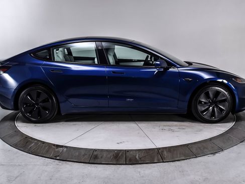 Used 2025 Tesla Model 3 Long Range AWD/4WD image 7