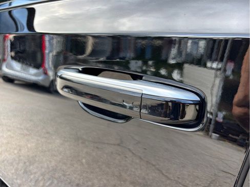 Used 2022 Cadillac Escalade Luxury RWD image 19
