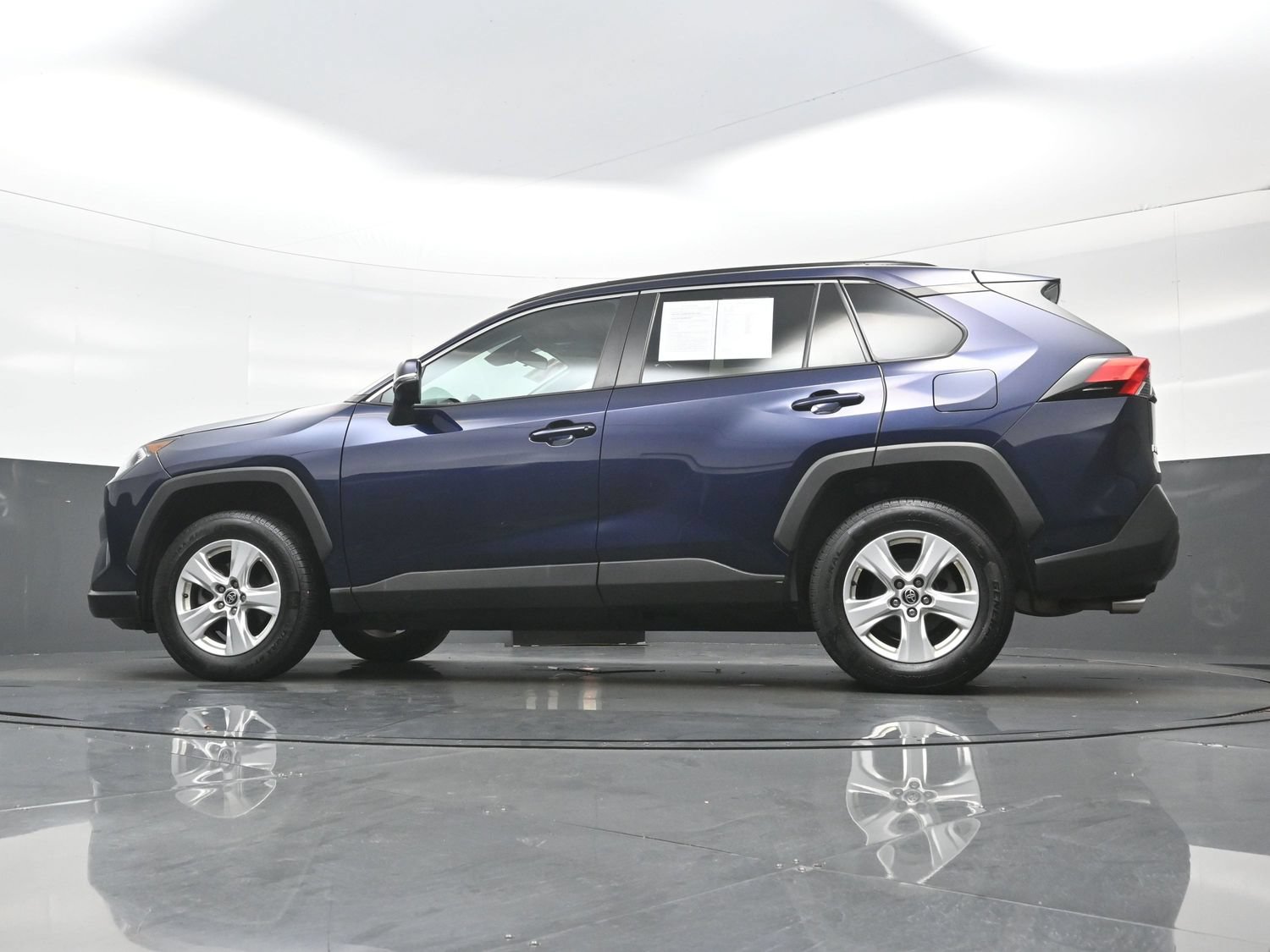 Used 2021 Toyota RAV4 XLE w/ Convenience Package AWD/4WD image 29