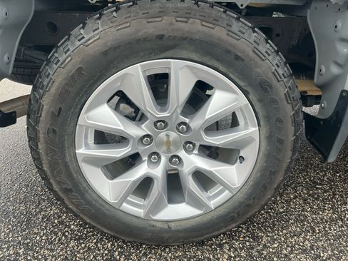 Used 2024 Chevrolet Silverado 1500 Custom image 28