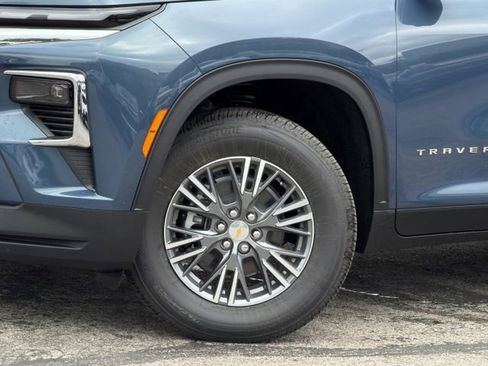 New 2026 Chevrolet Traverse LT w/ Driver Confidence Package FWD image 8