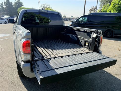 Used 2021 Toyota Tacoma TRD Sport w/ Technology Package RWD image 7