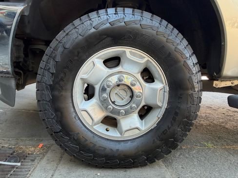 Used 2011 Ford F250 XLT w/ XLT Premium Pkg AWD/4WD image 30