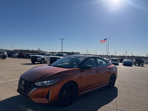 Certified 2024 Nissan Sentra SR w/ SR Premium Package image 9