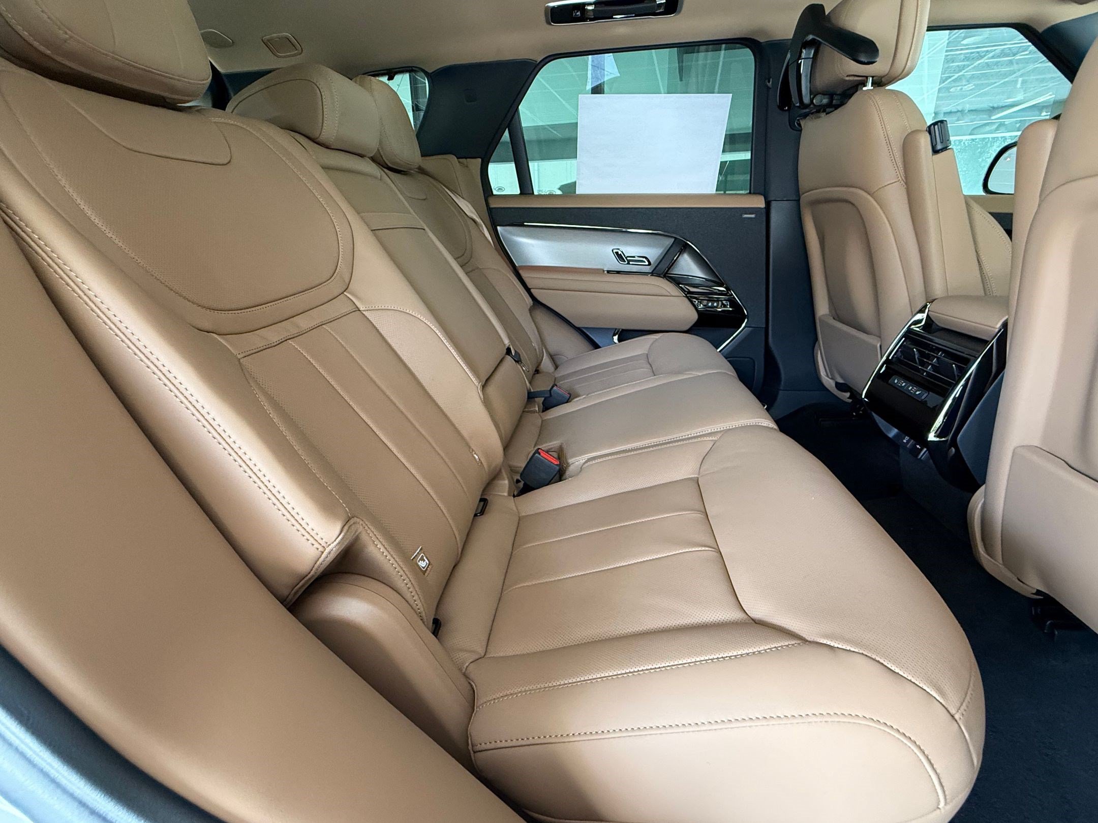 New 2027 Land Rover Range Rover Sport SE AWD/4WD image 35