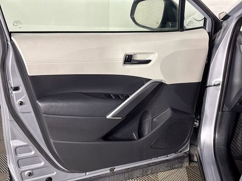 Used 2024 Toyota Corolla Cross L AWD/4WD image 10