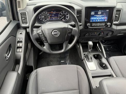 Used 2024 Nissan Frontier SV image 20