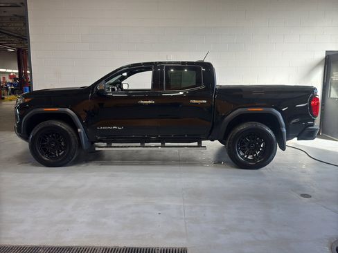 Used 2024 GMC Canyon Denali AWD/4WD image 2