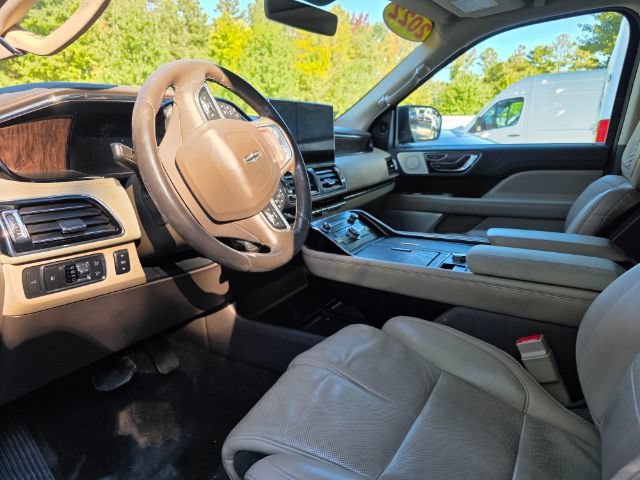 Used 2022 Lincoln Navigator Reserve AWD/4WD image 4